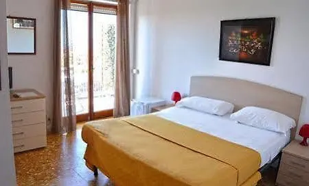 فندق مبيت وإفطار Sirentum